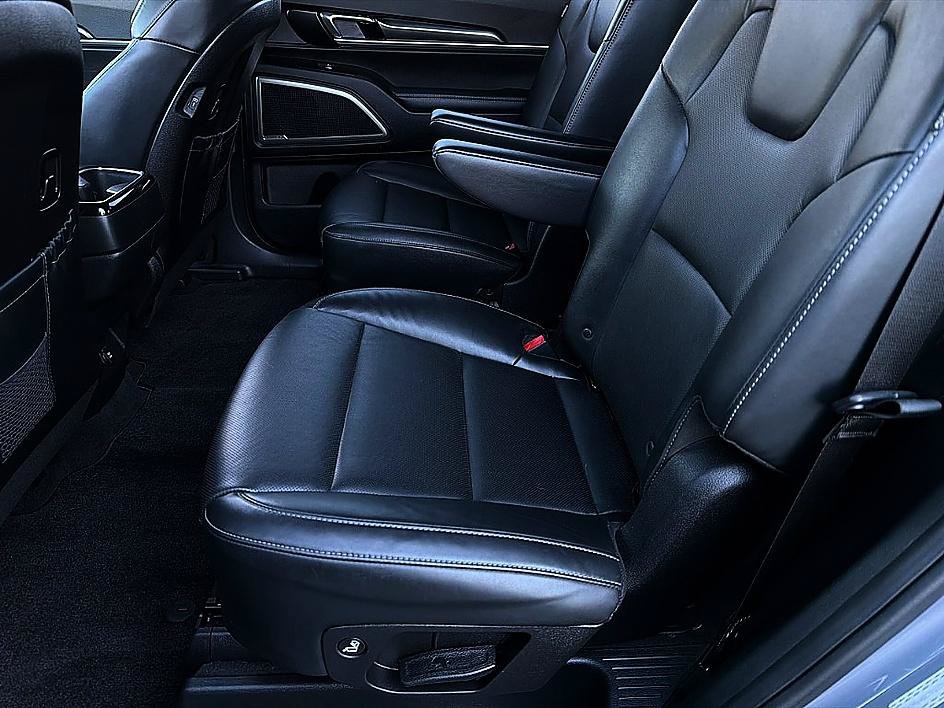 Used 2023 Kia Telluride S FWD image 8