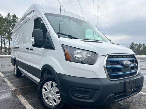 Used 2022 Ford E-Transit 148 High Roof Extended image 1