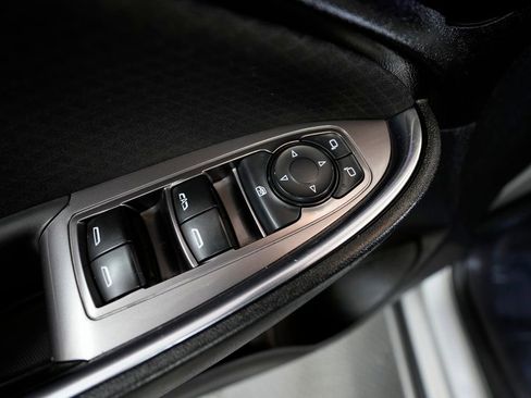 Used 2018 Chevrolet Malibu LT image 27