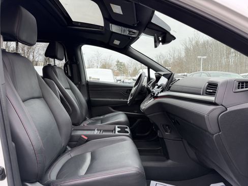 Used 2023 Honda Odyssey Sport image 14