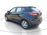 Used 2018 Nissan Kicks S image 4