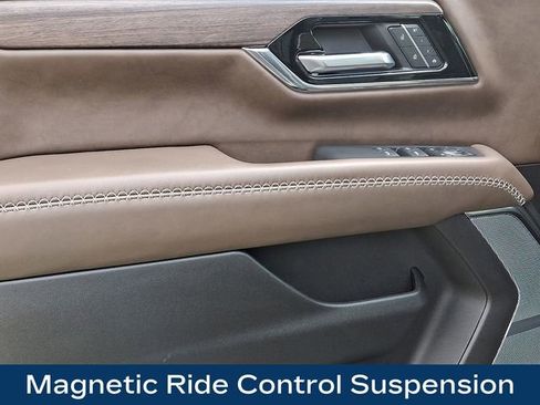 Used 2025 GMC Yukon Denali Ultimate image 18