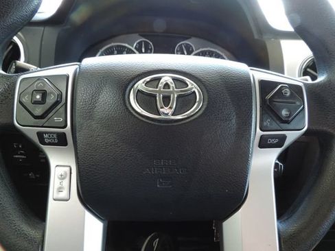 Used 2017 Toyota Tundra SR5 w/ SR5 Upgrade Package RWD image 28
