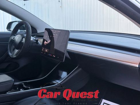 Used 2019 Tesla Model 3 Standard Range Plus image 18