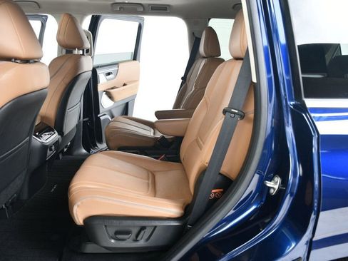 Used 2025 INFINITI QX80 Sensory image 33