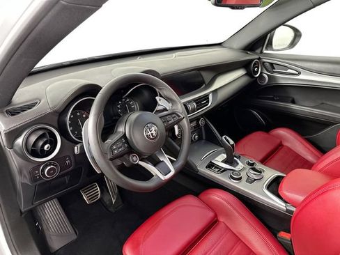 Used 2023 Alfa Romeo Stelvio Veloce AWD/4WD image 22
