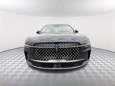 Used 2024 Lincoln Nautilus Reserve image 2