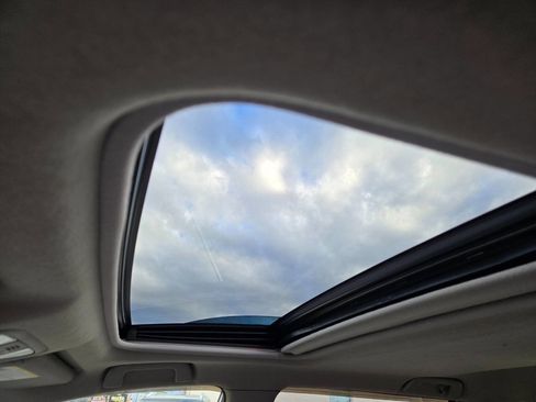 Used 2009 Toyota RAV4 Limited w/ Tow Prep Pkg image 26