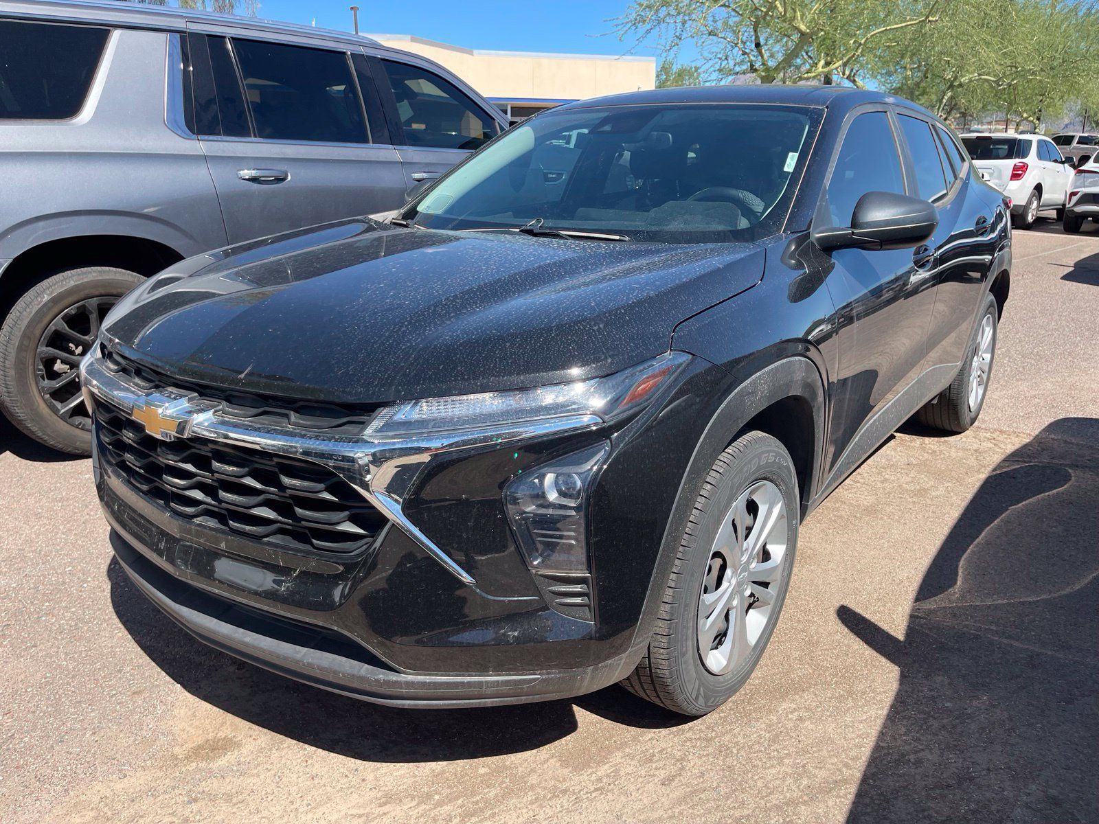 Used 2024 Chevrolet Trax LS w/ Driver Confidence Package FWD image 1