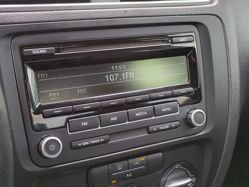 Used 2013 Volkswagen Jetta SE image 19