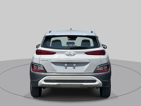 Used 2022 Hyundai Kona SE FWD image 3
