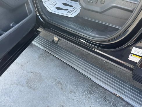 Used 2025 Ford Expedition Platinum AWD/4WD image 14