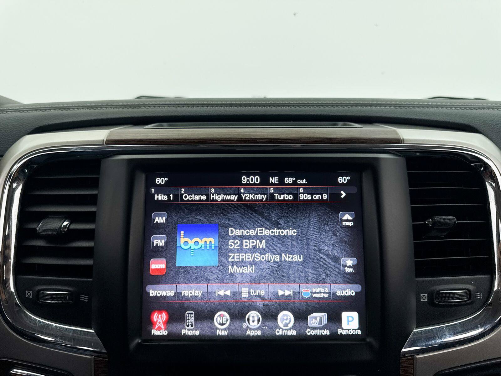 Used 2016 RAM 1500 Laramie w/ Convenience Group AWD/4WD image 5