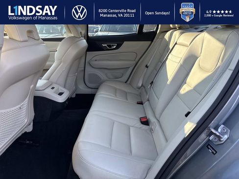 Used 2020 Volvo S60 T6 Momentum image 10