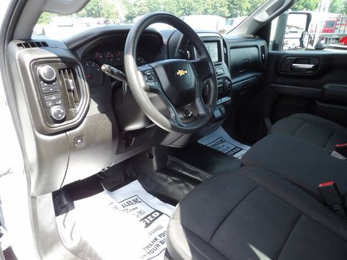 Used 2025 Chevrolet Silverado 3500 W/T AWD/4WD image 16
