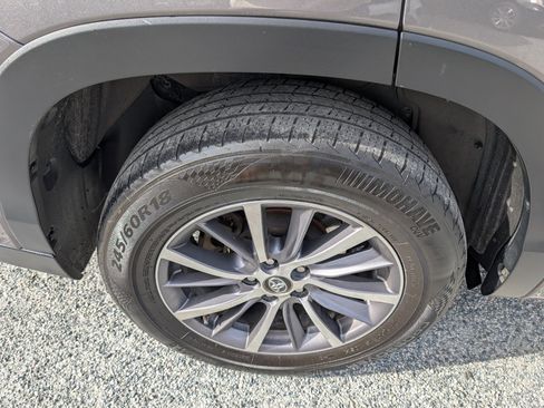 Used 2018 Toyota Highlander XLE image 6