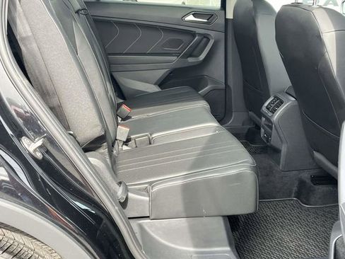 Used 2023 Volkswagen Tiguan SE w/ Panoramic Sunroof Package FWD image 23