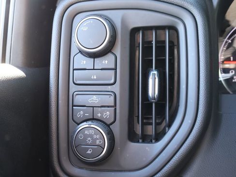 Used 2022 Chevrolet Silverado 2500 Custom w/ Custom Value Package image 30