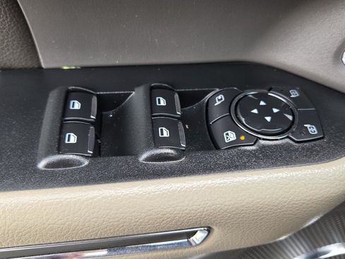 Used 2020 Ford Expedition XLT w/ Equipment Group 202A RWD image 16