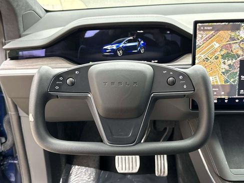 Used 2022 Tesla Model X Base image 32