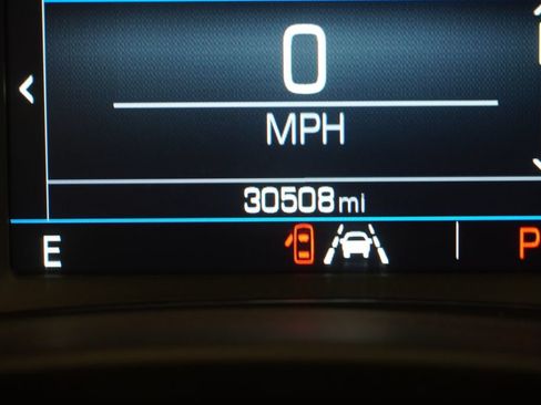 Used 2023 GMC Terrain SLE w/ Driver Convenience Package AWD/4WD image 9