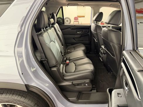 Used 2023 Honda Pilot Touring image 37