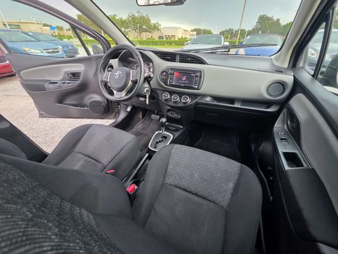Used 2017 Toyota Yaris L FWD image 17
