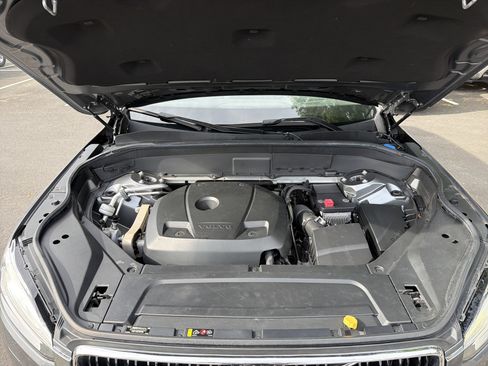 Used 2017 Volvo XC90 T5 Momentum w/ Vision Package image 34