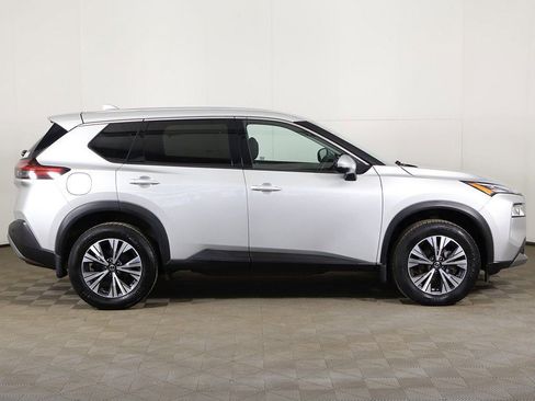 Used 2021 Nissan Rogue SV image 16