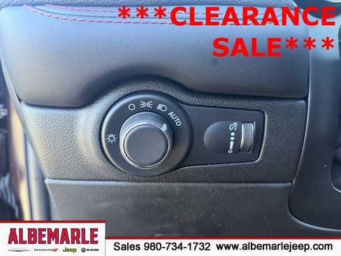 Used 2024 Dodge Durango GT image 17