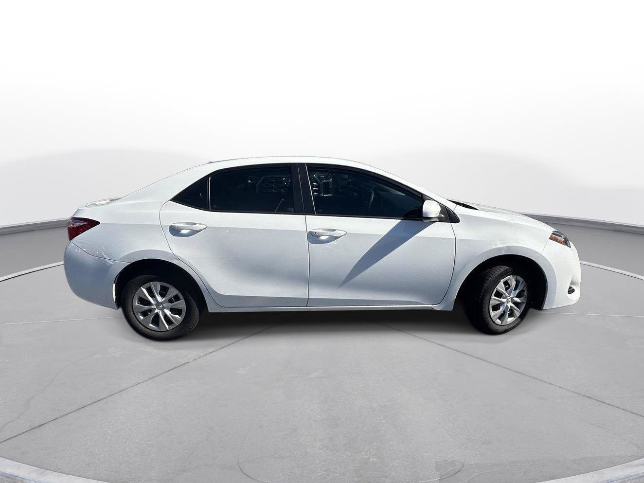 Used 2018 Toyota Corolla L FWD image 42