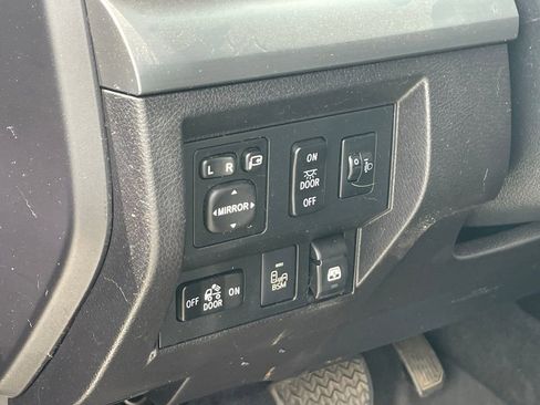 Used 2014 Toyota Tundra Platinum image 6