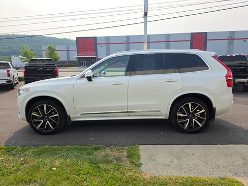 Used 2024 Volvo XC90 B5 Plus AWD/4WD image 7