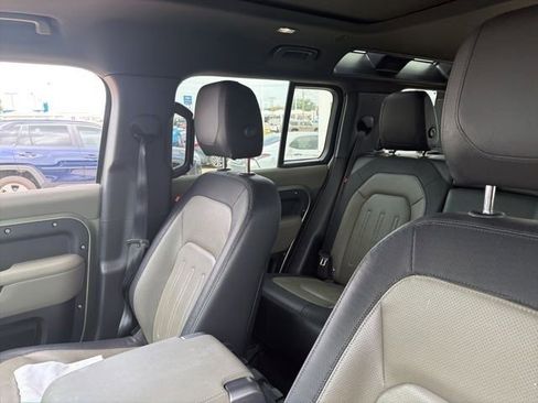 Used 2021 Land Rover Defender 110 X-Dynamic SE AWD/4WD image 10