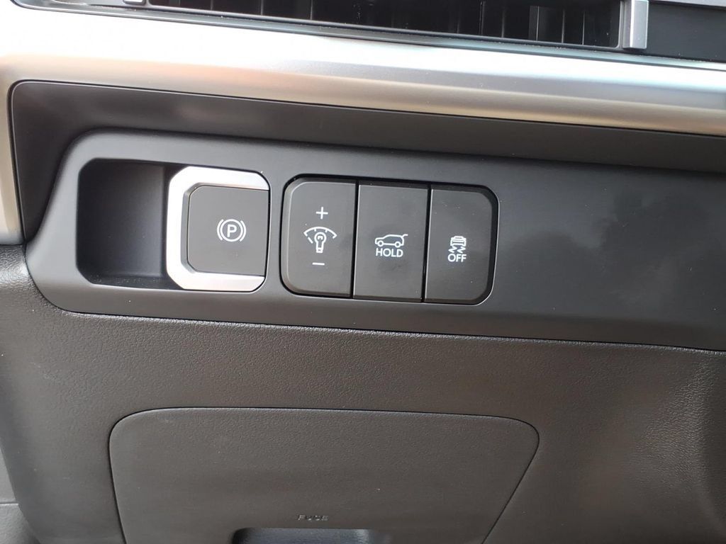 Used 2026 Hyundai Santa Fe SE FWD image 18