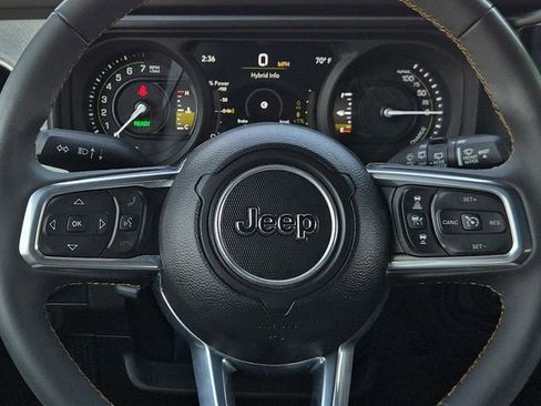 Used 2024 Jeep Wrangler Unlimited Sahara image 25