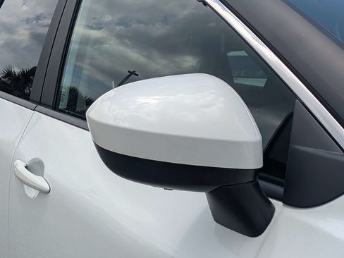 Used 2025 Nissan Rogue SV FWD image 10