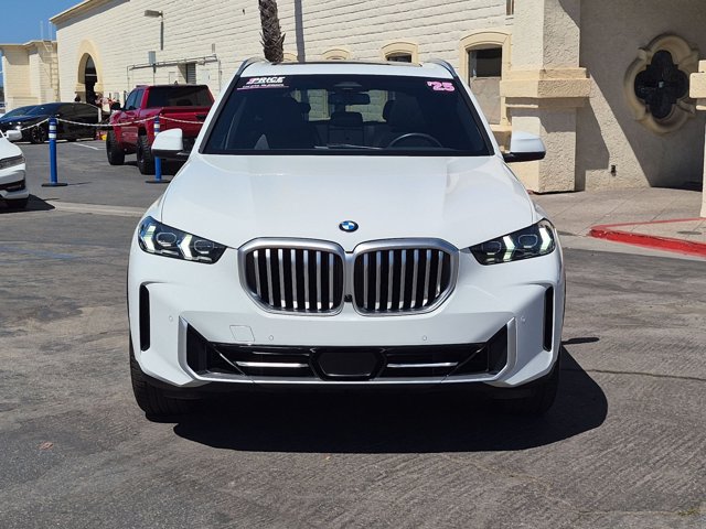 Used 2025 BMW X5 xDrive40i w/ Premium Package AWD/4WD image 2