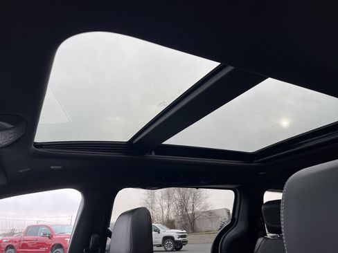 New 2026 Chrysler Pacifica Limited image 18