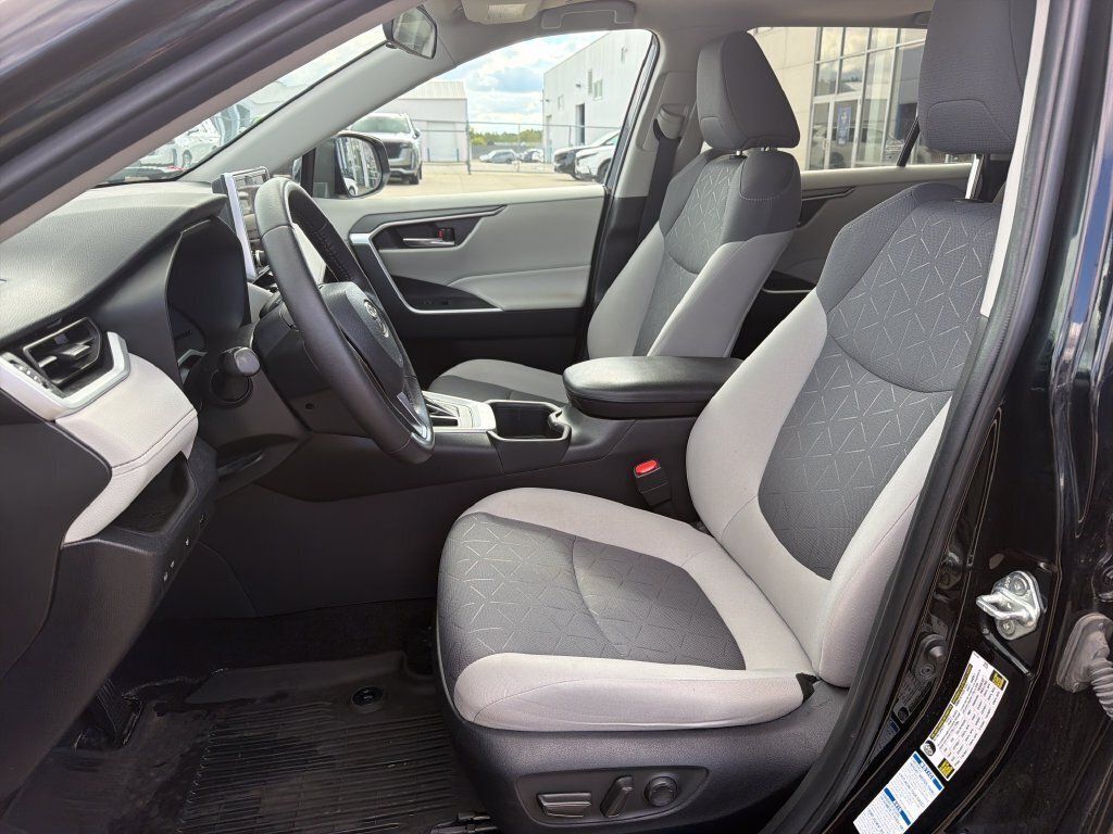 Used 2023 Toyota RAV4 XLE w/ Convenience Package AWD/4WD image 9