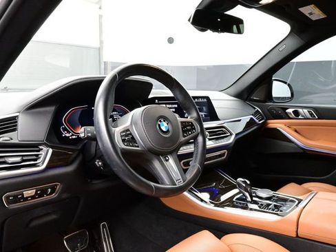 Used 2021 BMW X5 M50i w/ Premium Package image 4