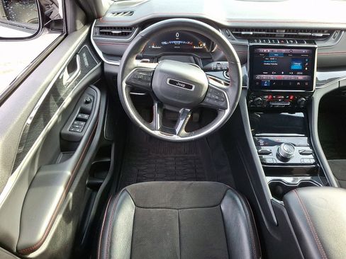 Used 2022 Jeep Grand Cherokee Trailhawk image 13