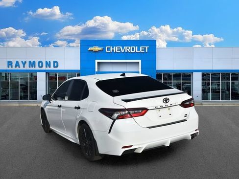 Used 2022 Toyota Camry SE w/ Convenience Package AWD/4WD image 5