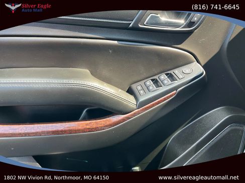 Used 2017 GMC Yukon SLE w/ SLE Value Package image 12