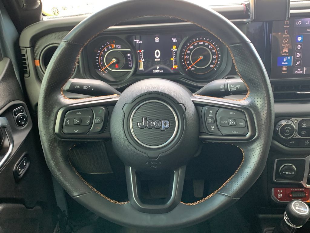 Used 2024 Jeep Gladiator Mojave w/ Convenience Group AWD/4WD image 11