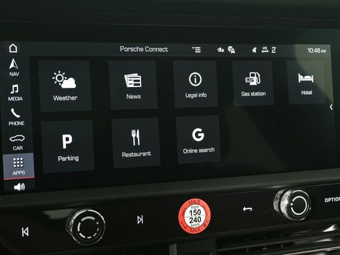 Certified 2025 Porsche Macan image 14