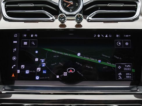 New 2024 Bentley Bentayga Extended Wheelbase image 38