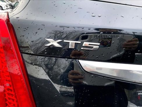 Used 2018 Cadillac XT5 Luxury image 7