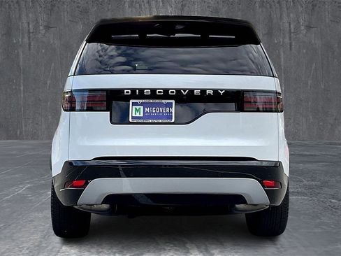 Used 2024 Land Rover Discovery Metropolitan Edition image 5
