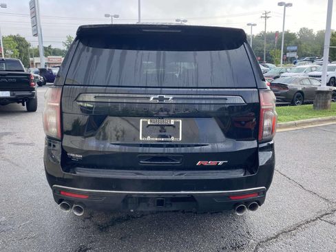 Used 2022 Chevrolet Suburban RST w/ Sport Performance Package AWD/4WD image 6